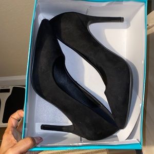 Womens black heels